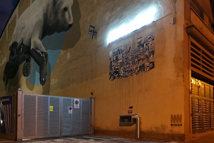 A Torino Un Enorme Murale Di Un Orso Polare Apparso Sul Teatro Colosseo