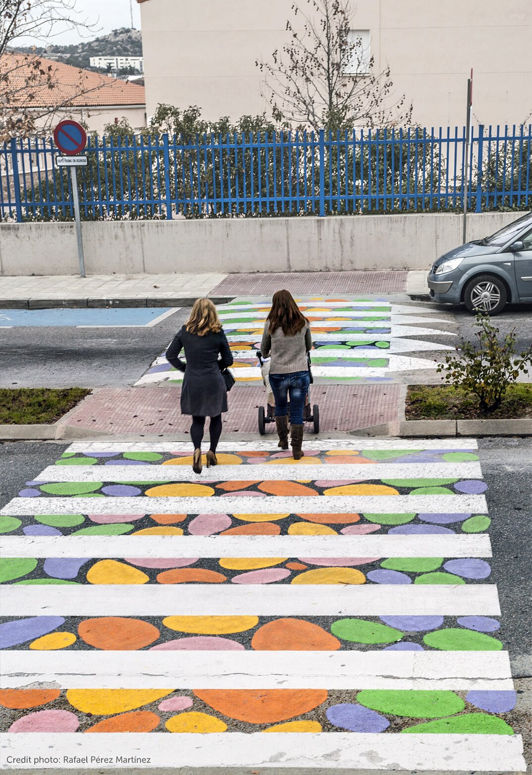 Un Artista Decora Le Strisce Pedonali Di Madrid