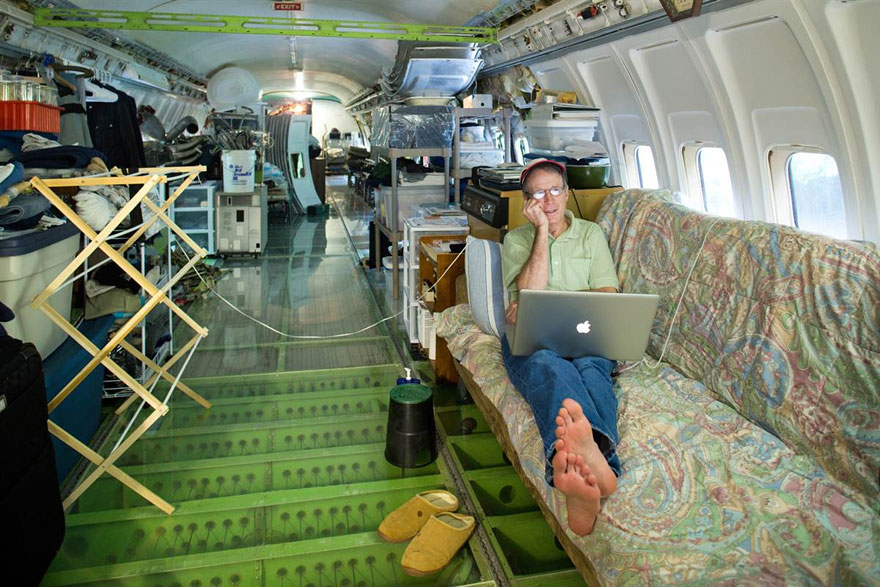 Questo Uomo Vive In Un Boeing 727 In Mezzo Al Bosco KEBLOG