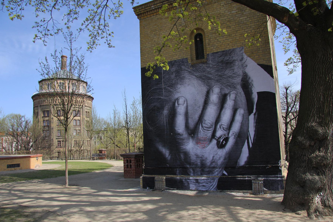 street-art-wrinkles-of-the-city-havana-los-angeles-shanghai-istanbul-jr-06