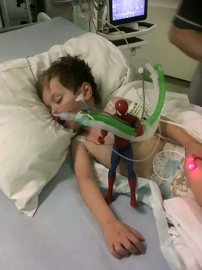 Spiderman, il senso della vita tra i bambini in ospedale