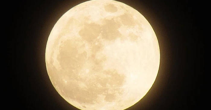 La Superluna più splendente del 2020 brillerà stanotte e sarà rosa