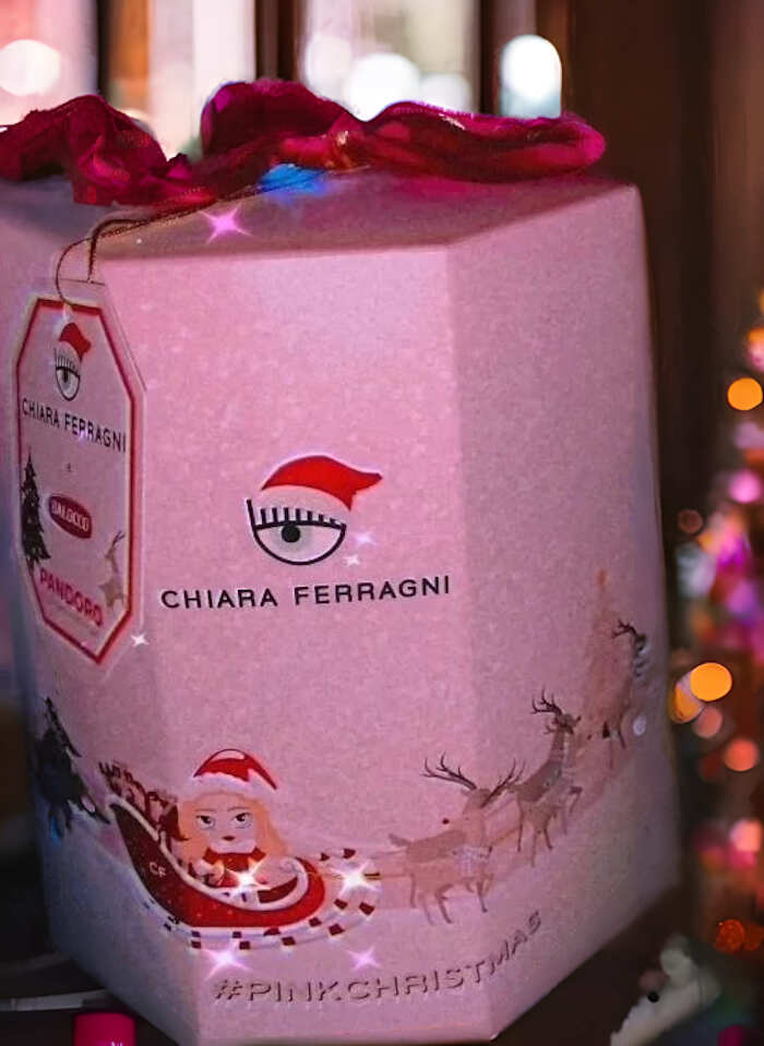 Il pandoro Balocco Chiara Ferragni in vendita sul web a €599 e la bambola  Trudi a €2000, ecco perché